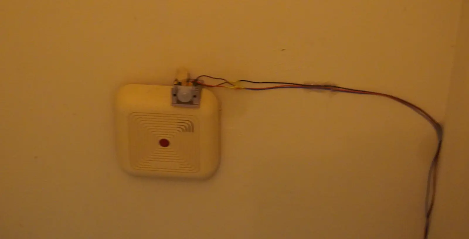 PIR as mounted on defunct fire detector